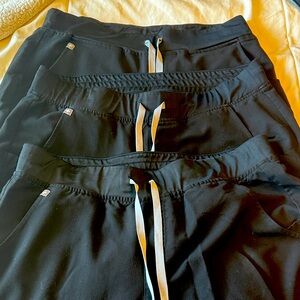 Figs Women’s Zamora Black Joggers. Bundle of three pairs size large tall